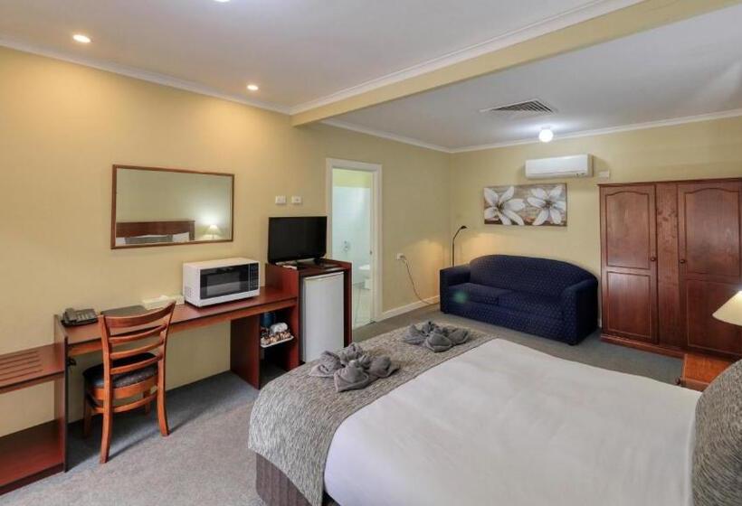 هتل Oasis Motor Inn