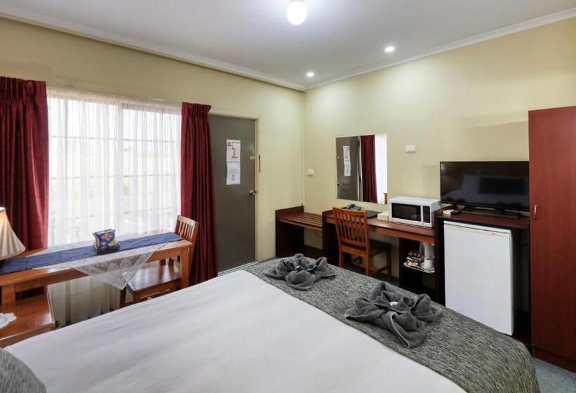 هتل Oasis Motor Inn