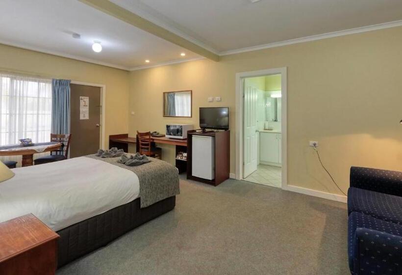 هتل Oasis Motor Inn