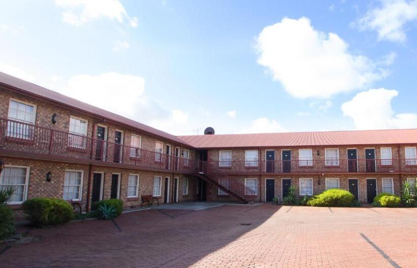 هتل Old Willyama Motor Inn
