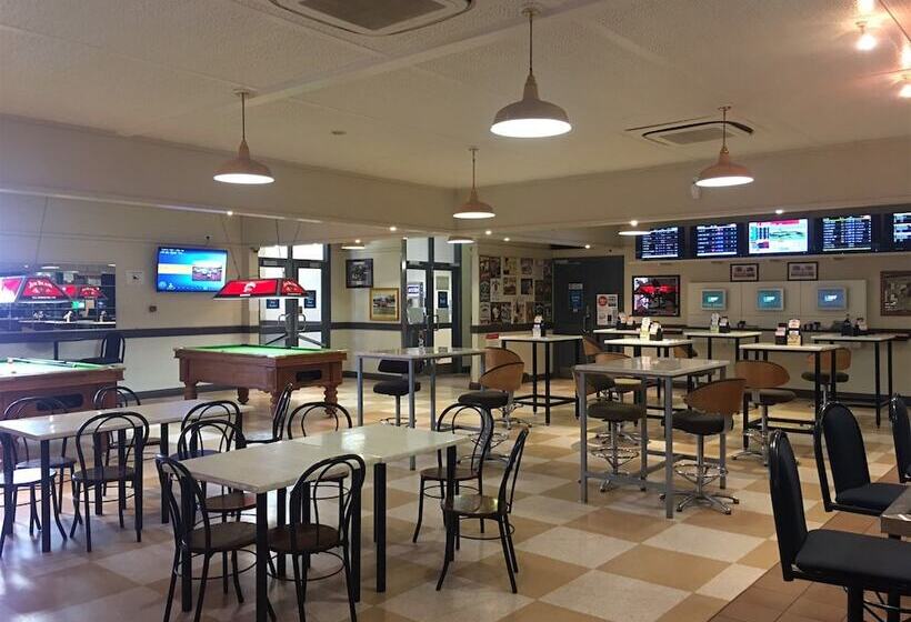 Opal Inn Hotel, Motel, Caravan Park