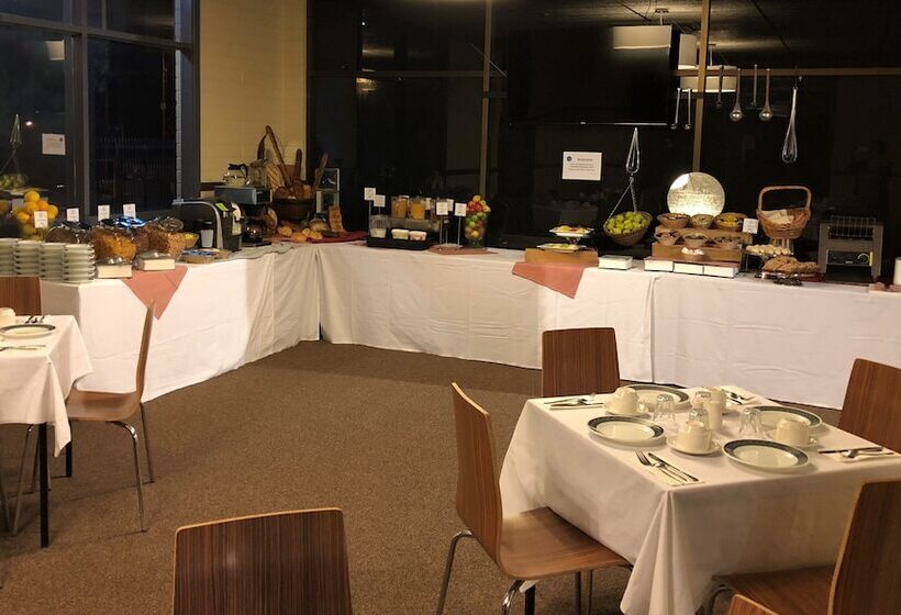 Opal Inn Hotel, Motel, Caravan Park