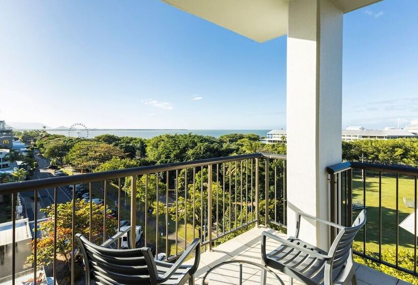 Pacific Hotel Cairns