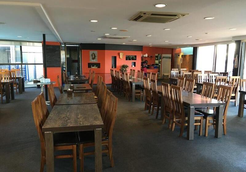 Отель Palm Court Motor Inn