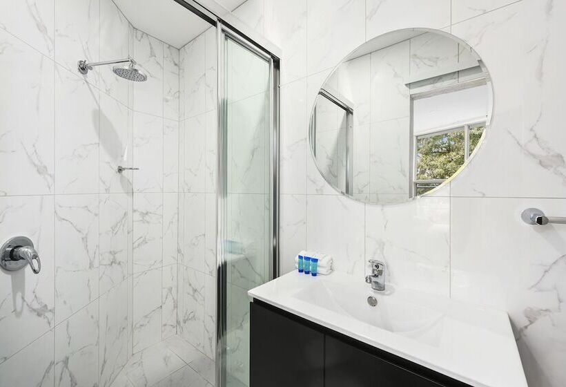 Отель Palm Court Motor Inn