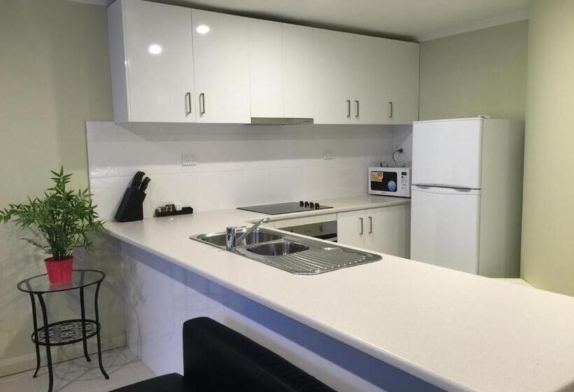 בית מלון כפרי Park Squire Motor Inn & Serviced Apartments