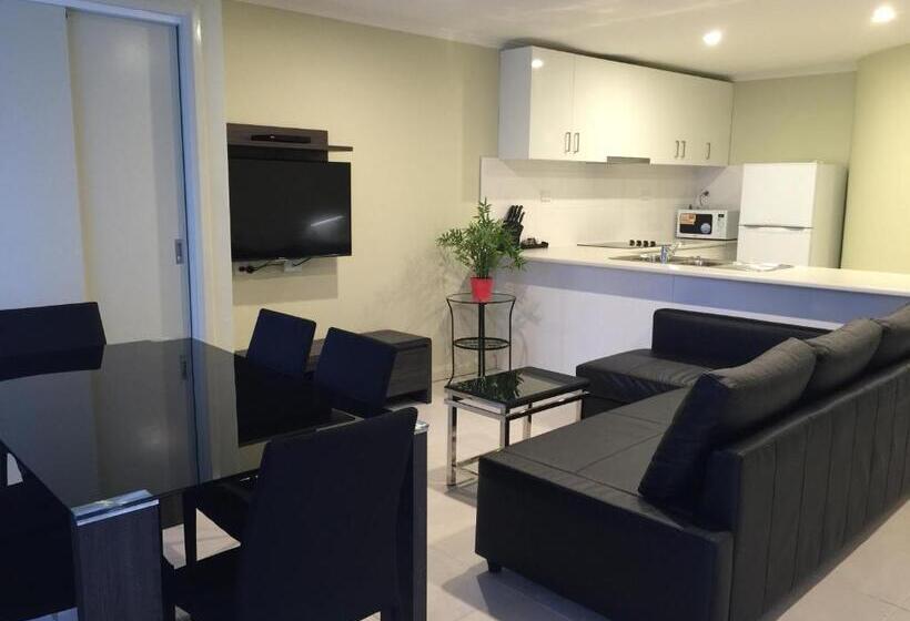 בית מלון כפרי Park Squire Motor Inn & Serviced Apartments