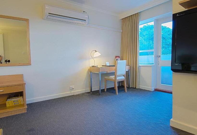 בית מלון כפרי Park Squire Motor Inn & Serviced Apartments