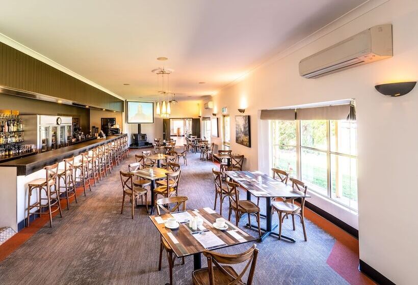 هتل Parkes International