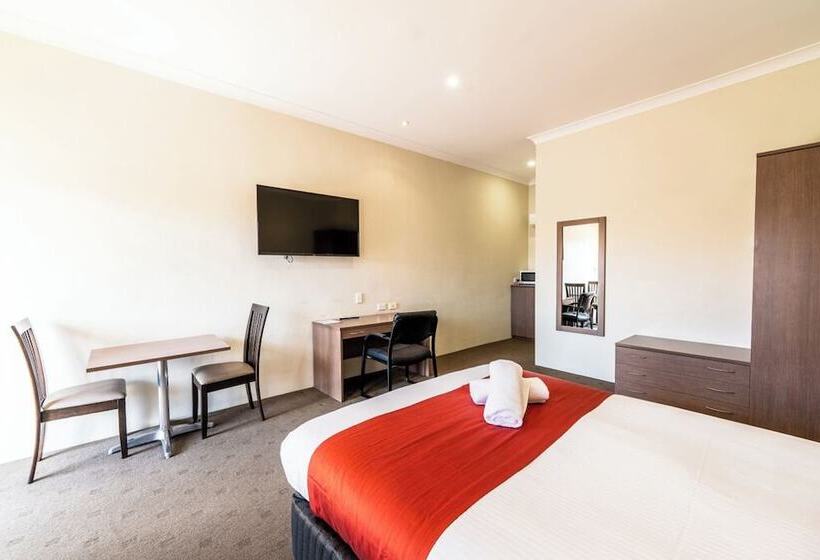 هتل Parkes International