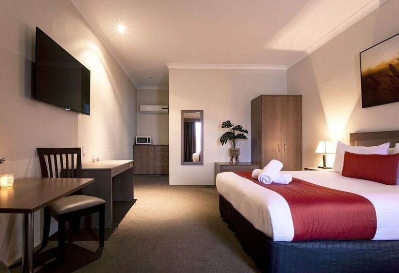 هتل Parkes International