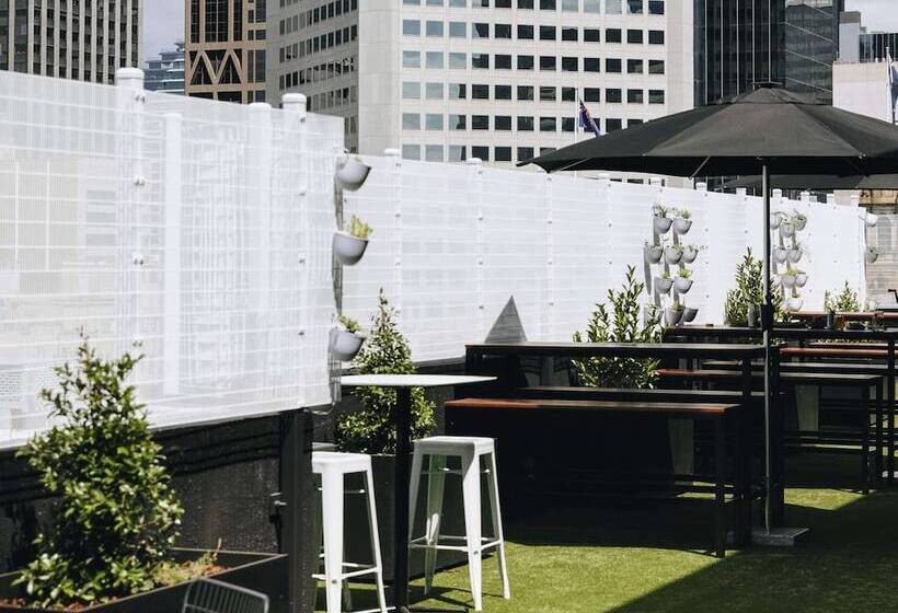 Отель Pullman Melbourne City Centre