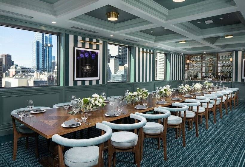 Отель Pullman Melbourne City Centre