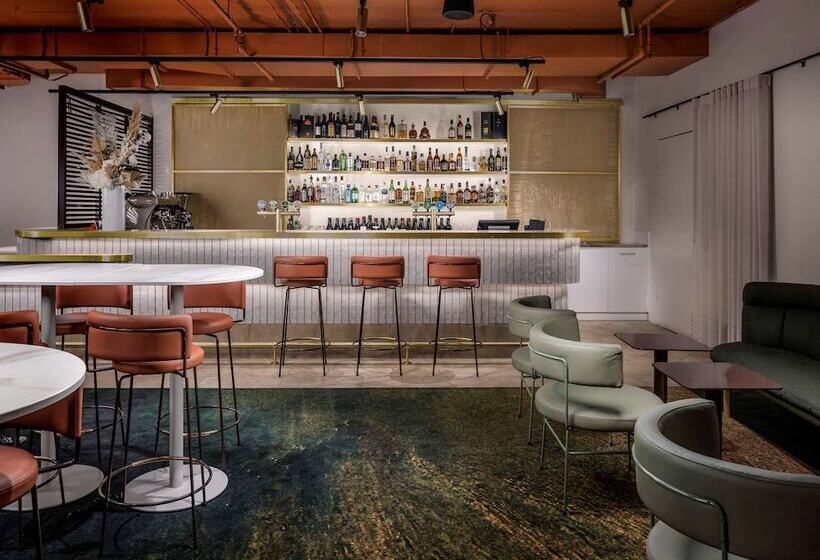 Отель Pullman Melbourne City Centre