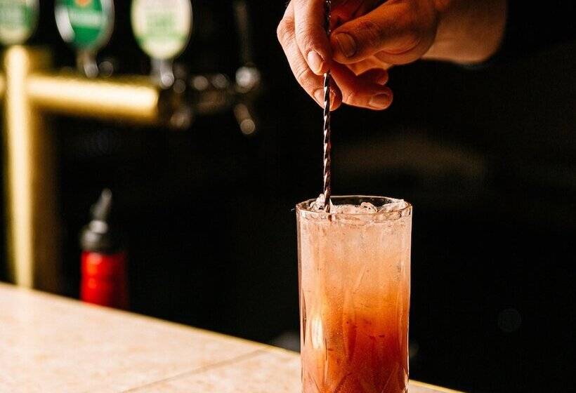 Отель Pullman Melbourne City Centre