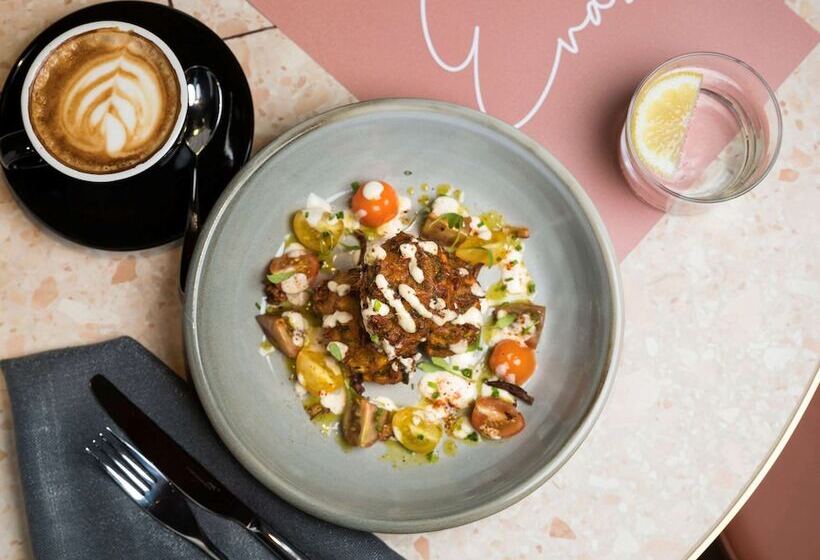 Отель Pullman Melbourne City Centre