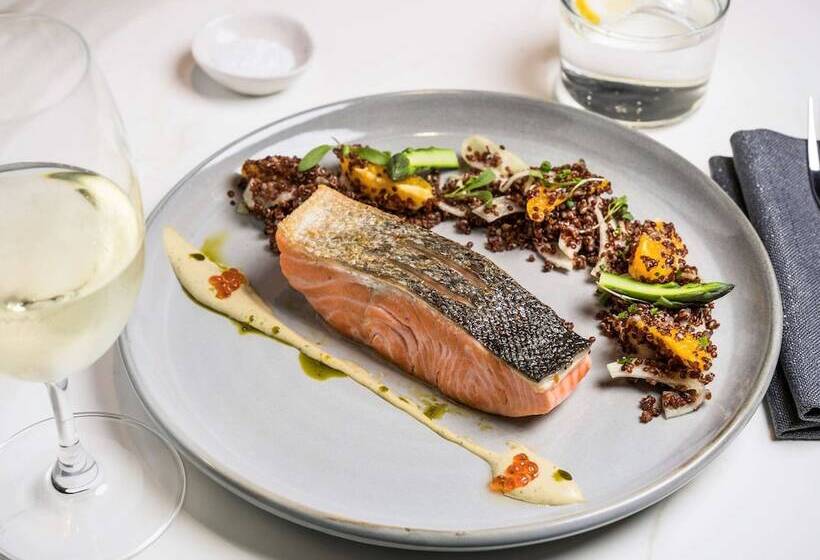 Отель Pullman Melbourne City Centre