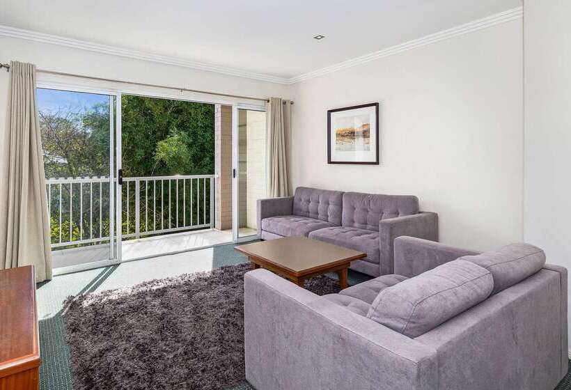 Airport Heritage Motel