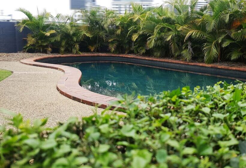 Airport Heritage Motel