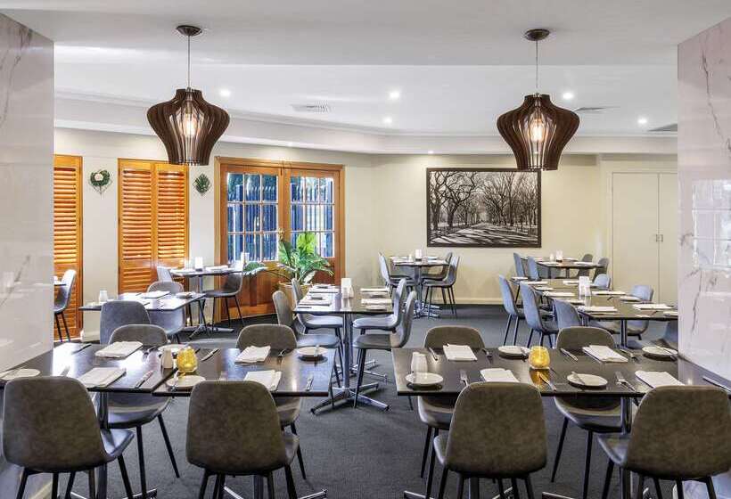 Quality Hotel Melbourne Airport