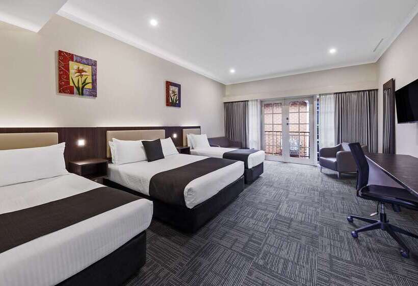 Quality Hotel Melbourne Airport