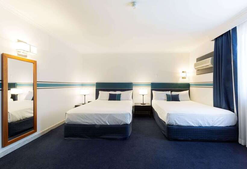 هتل Ramada Diplomat Canberra