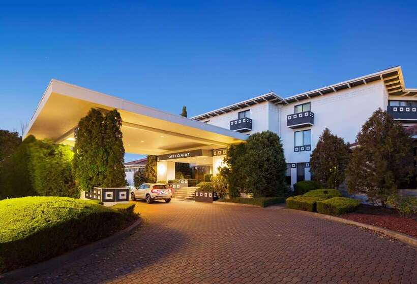 هتل Ramada Diplomat Canberra