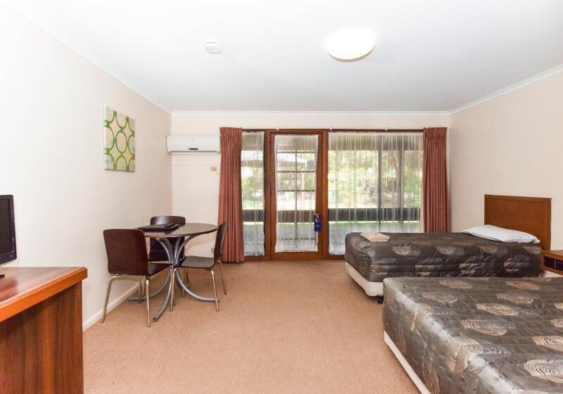 בית מלון כפרי River Country Inn