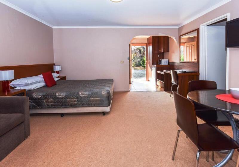 בית מלון כפרי River Country Inn