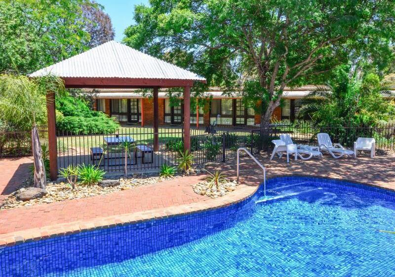 בית מלון כפרי River Country Inn