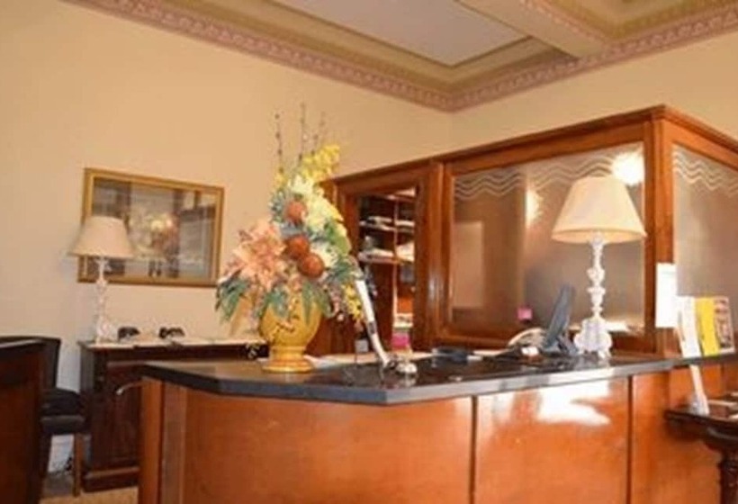 هتل Royal Exchange