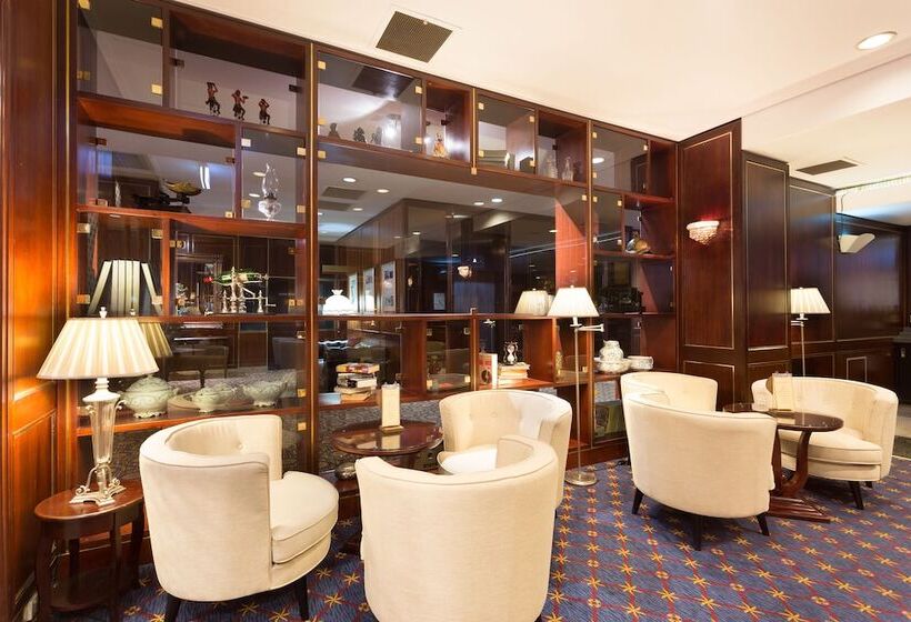 هتل Royal On The Park