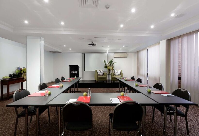هتل Rydges Camperdown