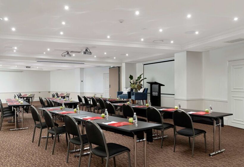 هتل Rydges Camperdown
