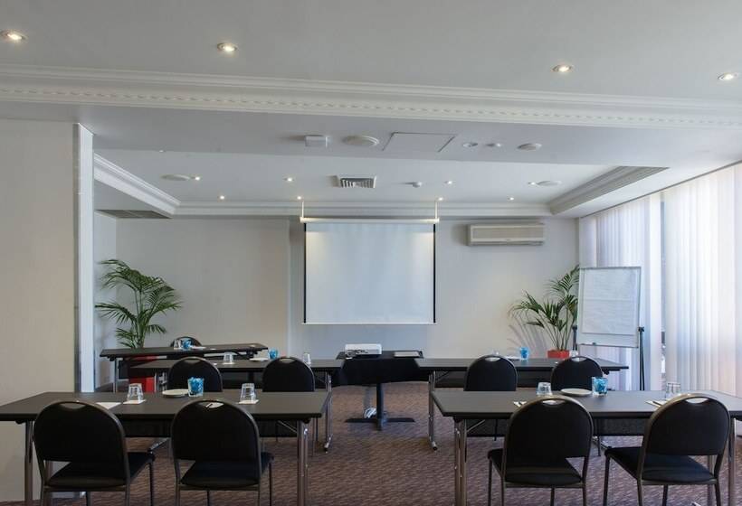 هتل Rydges Camperdown