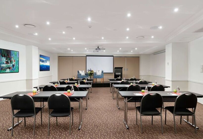 هتل Rydges Camperdown