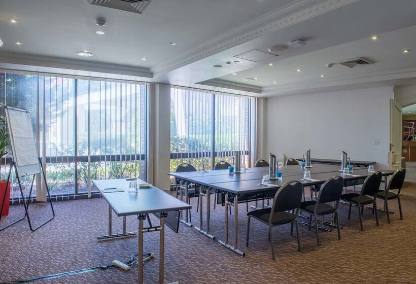 هتل Rydges Camperdown