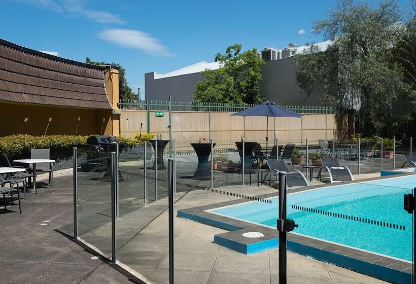 هتل Rydges Camperdown