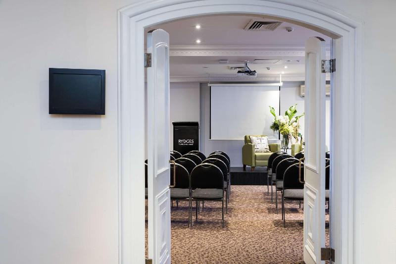 هتل Rydges Camperdown