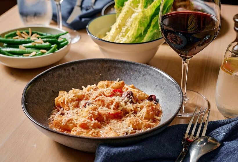 هتل Rydges Geelong