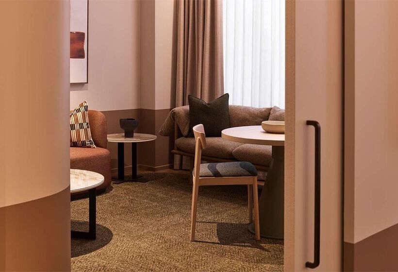 Отель Rydges Melbourne