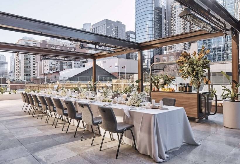 Отель Rydges Melbourne