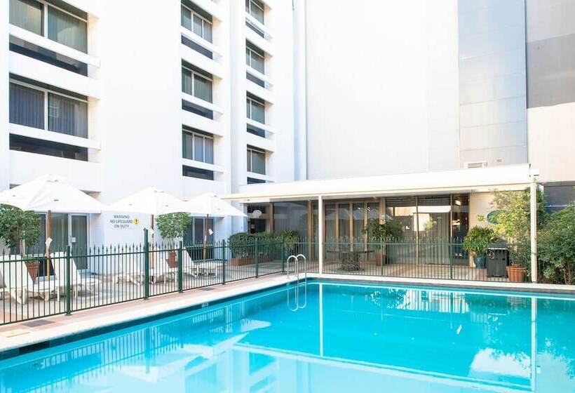 هتل Seasons Of Perth