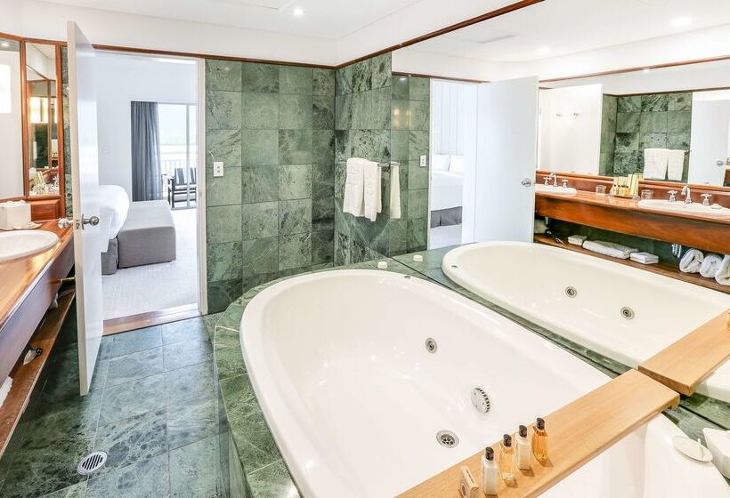 בית מלון כפרי Shangrila The Marina, Cairns