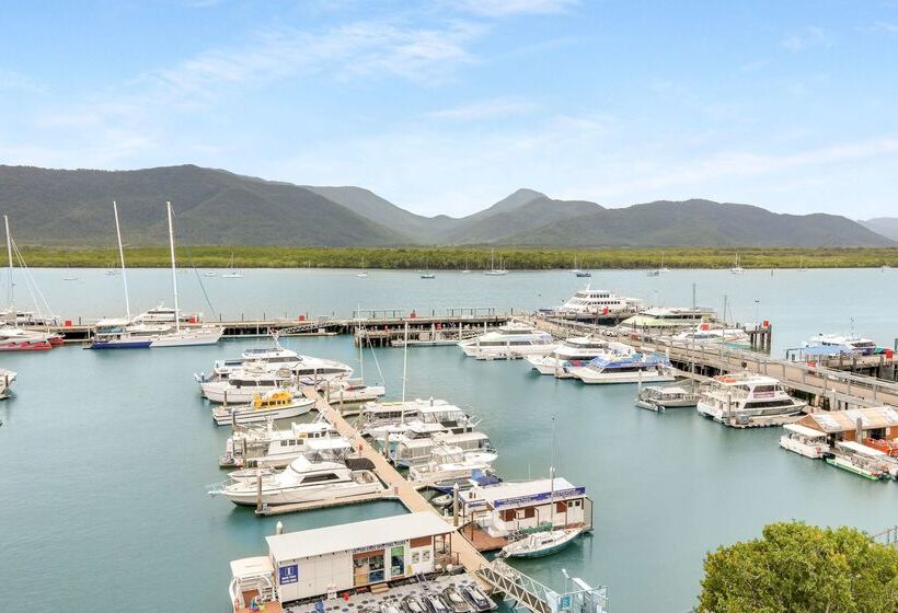 בית מלון כפרי Shangrila The Marina, Cairns