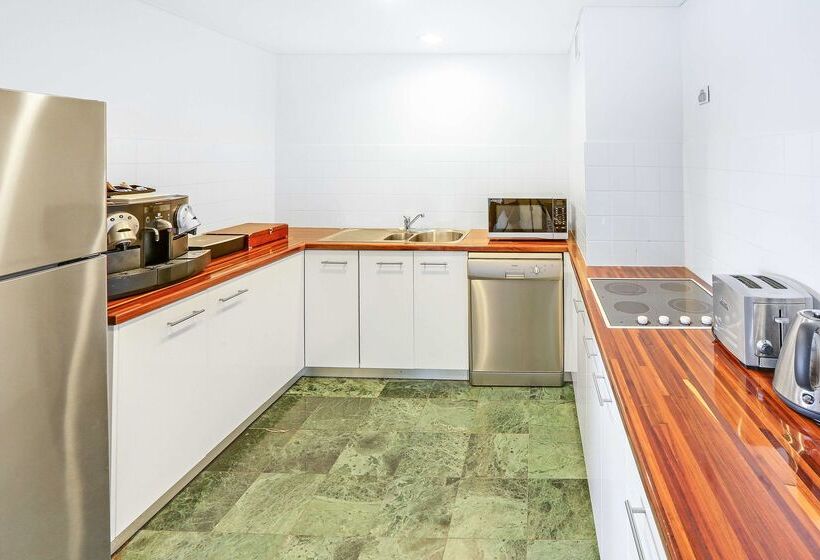 בית מלון כפרי Shangrila The Marina, Cairns