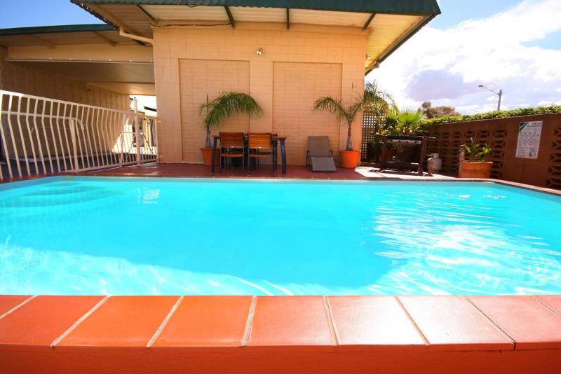 בית מלון כפרי Silver Haven Motor Inn