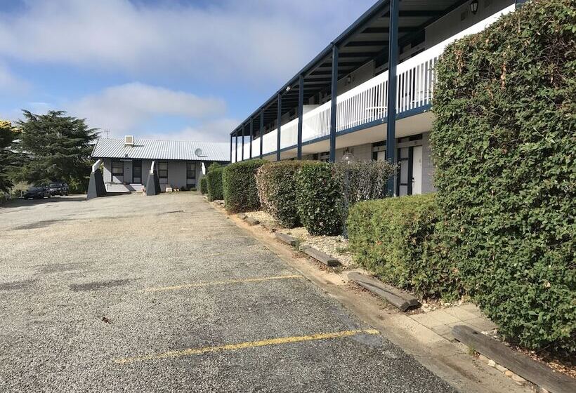 هتل Snow Season Motor Inn