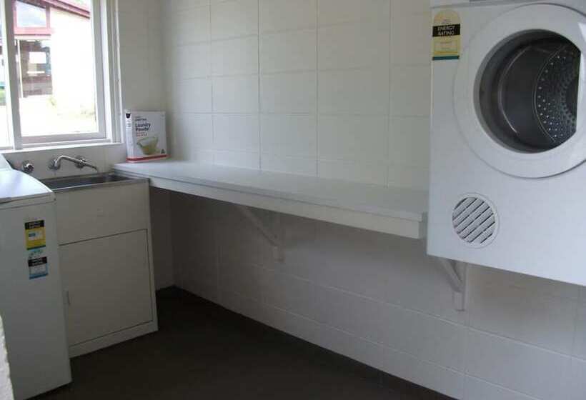 هتل Snow Season Motor Inn