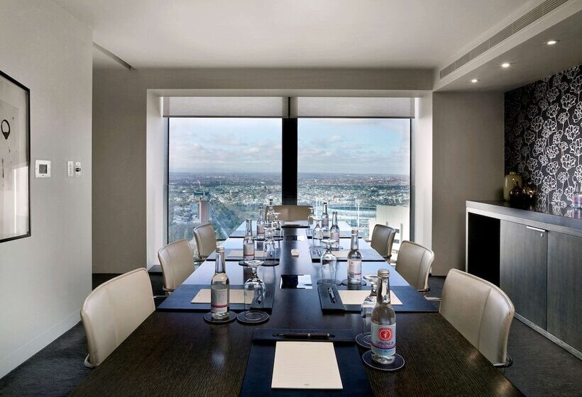 Отель Sofitel Melbourne On Collins